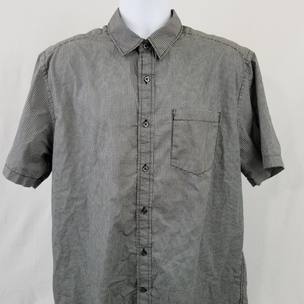 Old Navy Casual Gray Button Front Plaid Shirt
